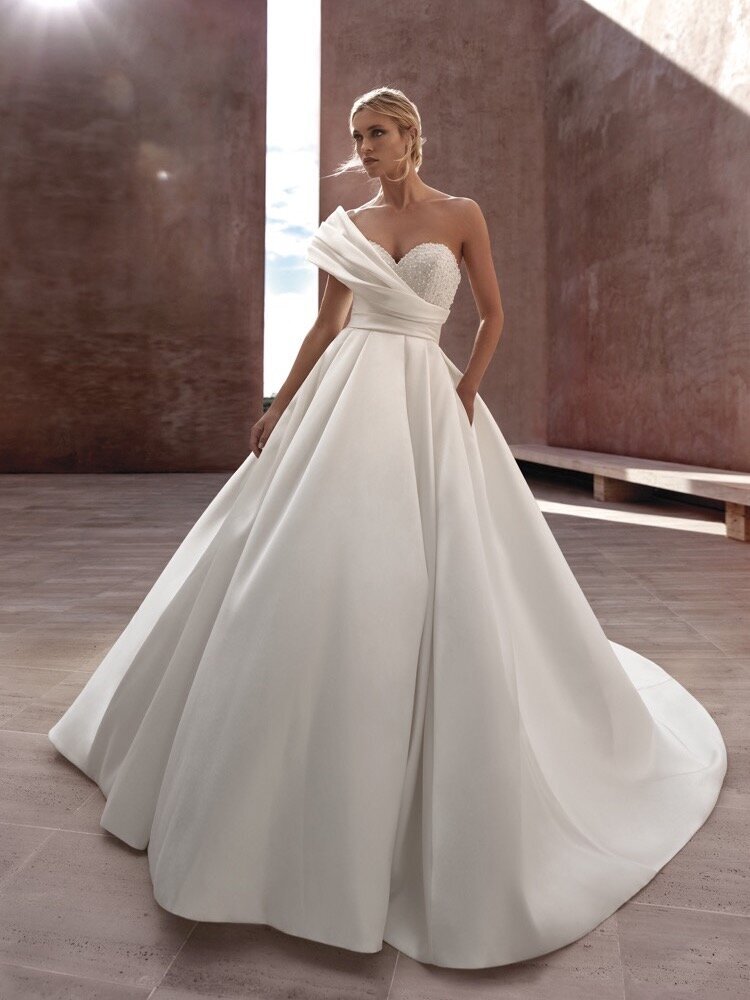 PRONOVIAS ONE SHOULDER