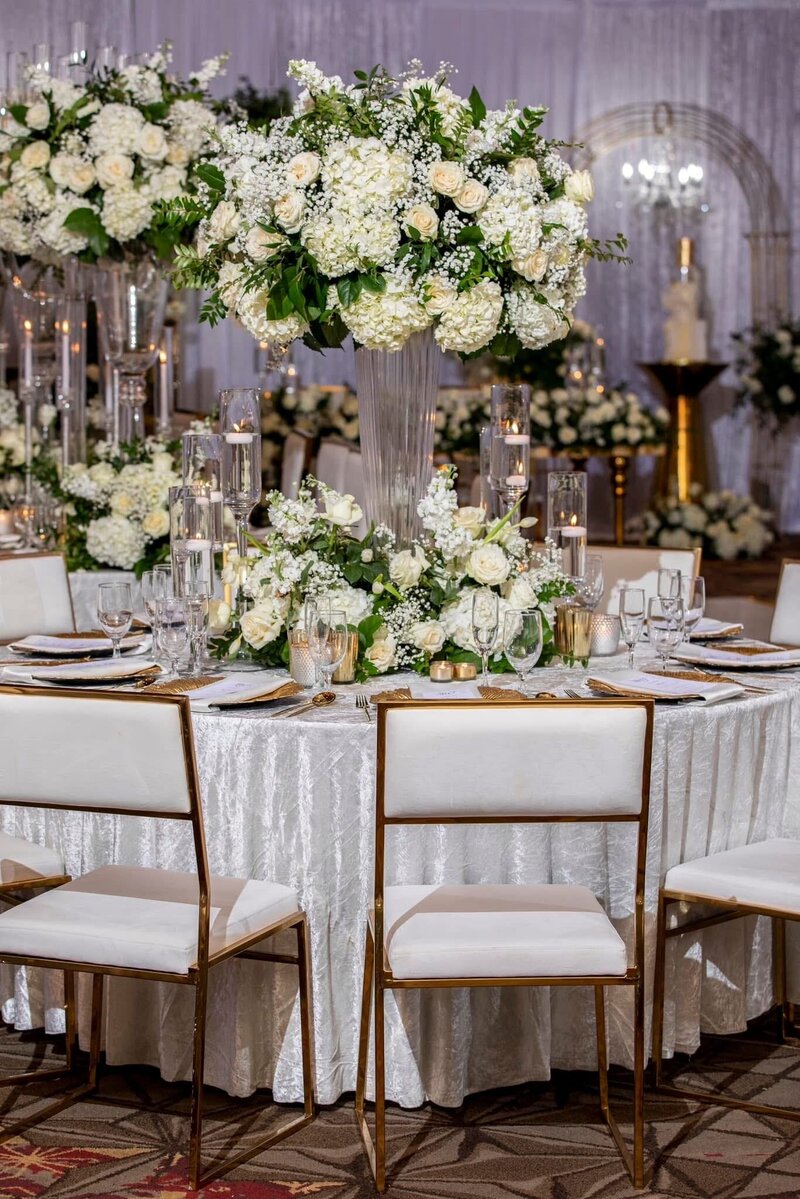 Lush, vibrant wedding tables