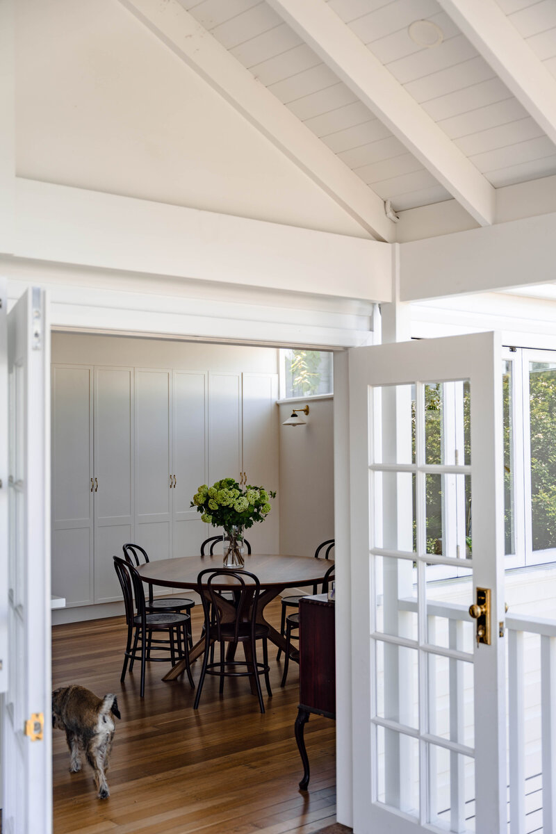 jesse-mccabe-renovation-exterior-deck-dining-room-mayfield-nsw