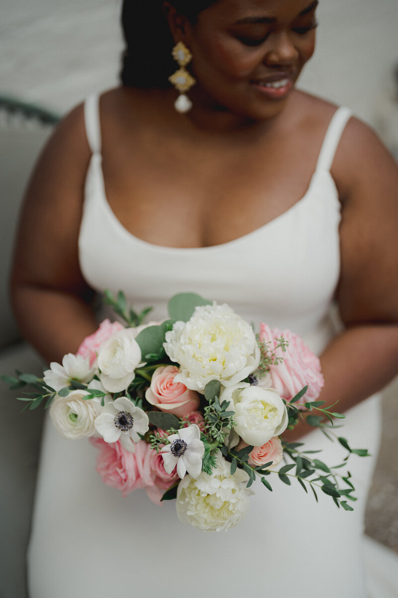 Cute bridal details of Intimate Micro Wedding styled shoot of wedding bouquet, bridal shoes, and boutonniere