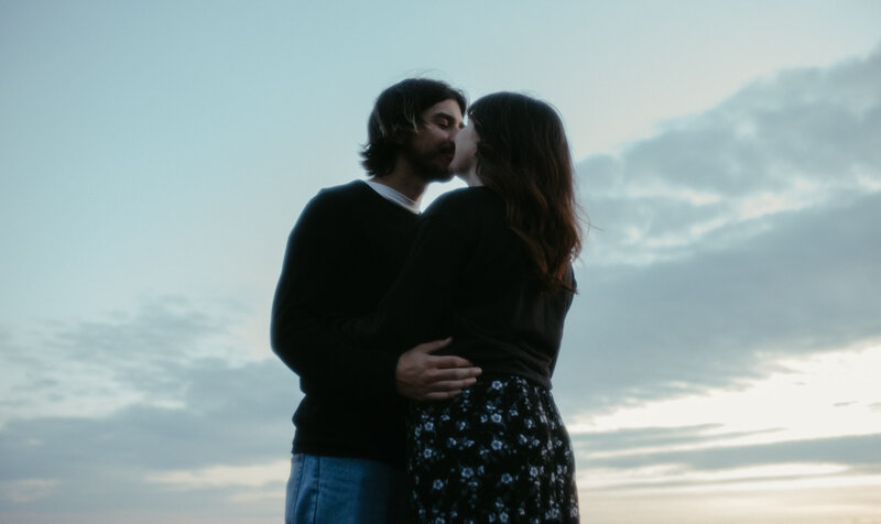 Couples_Session_Saskatoon_Cranberry_Flats_KaylaCassidyPhotography-38