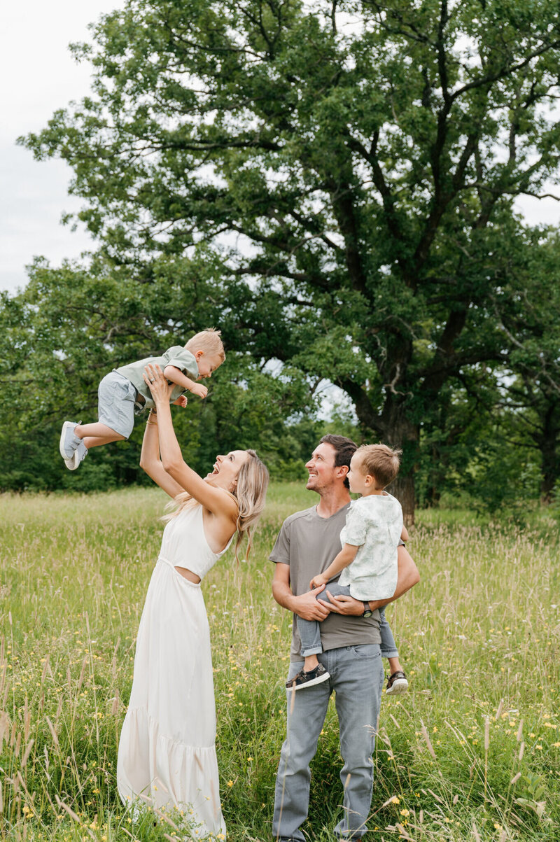 how-to-prepare-your-kids-for-family-photography-session-1-1362x2048