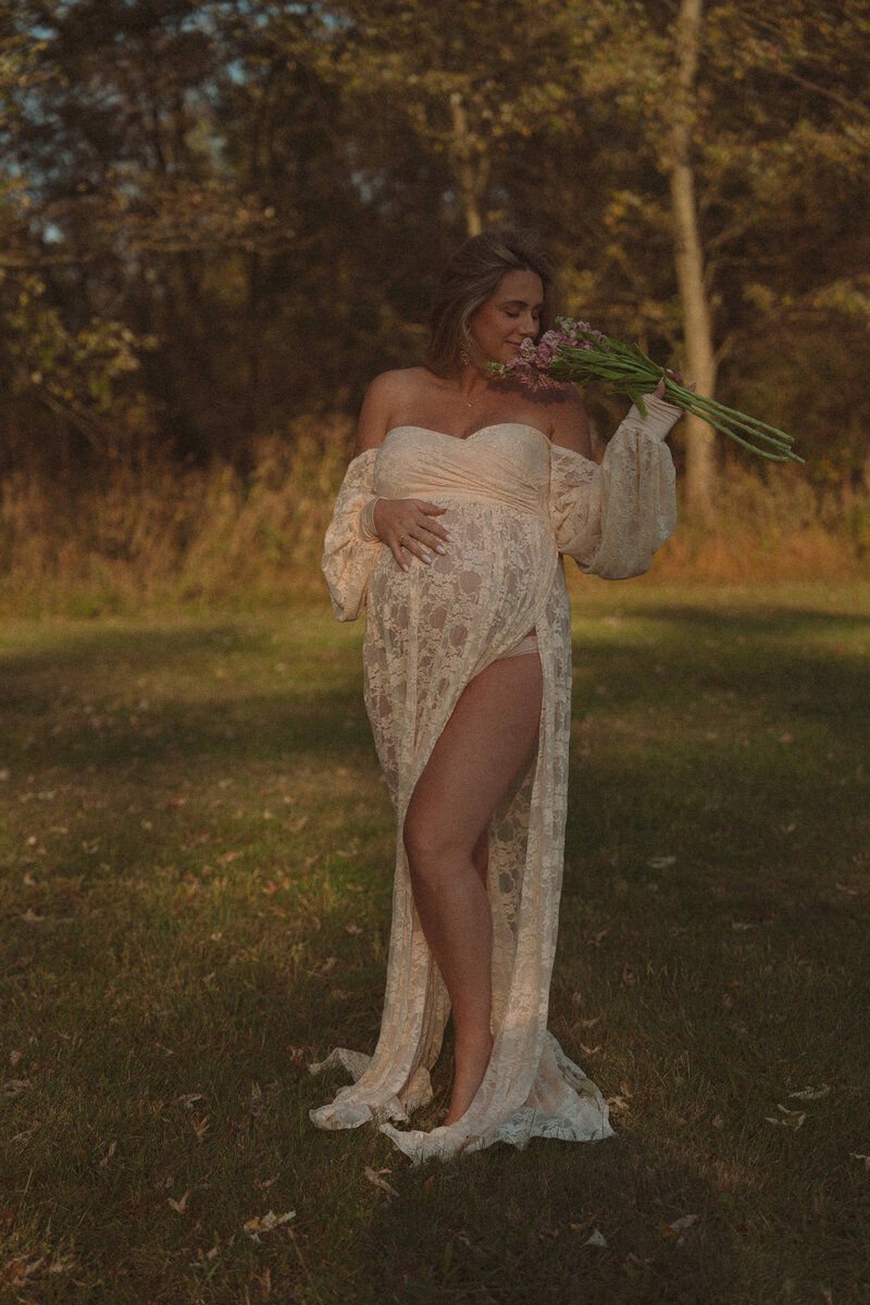 Emotive maternity sessions capturing tender bumps, soft light, and heartfelt anticipation for parents seeking authentic, timeless imagery.
