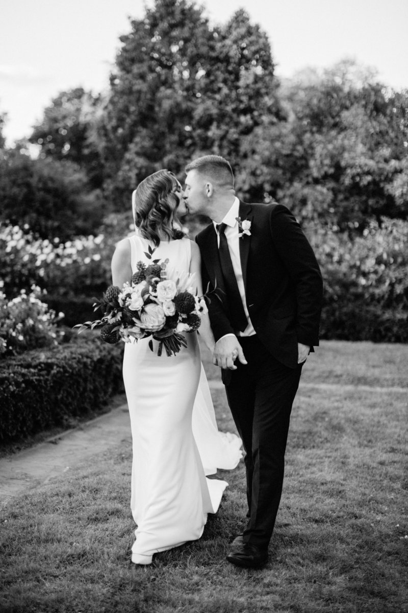 Olga&Paul-SunsetGardenPortraits-PredestinedinLove(56of560)-bw