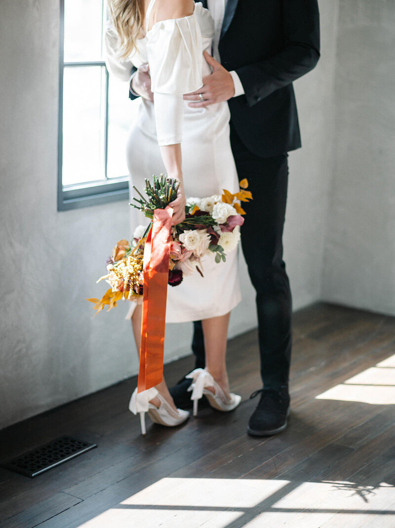 modern-fall-bridal-bouquet
