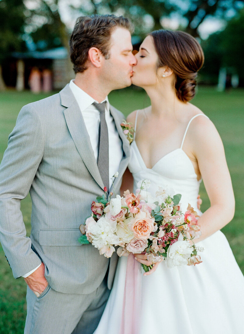 maggie-brent-pecan-spring-branch-wedding-contigo-ranch-frederickburg-105