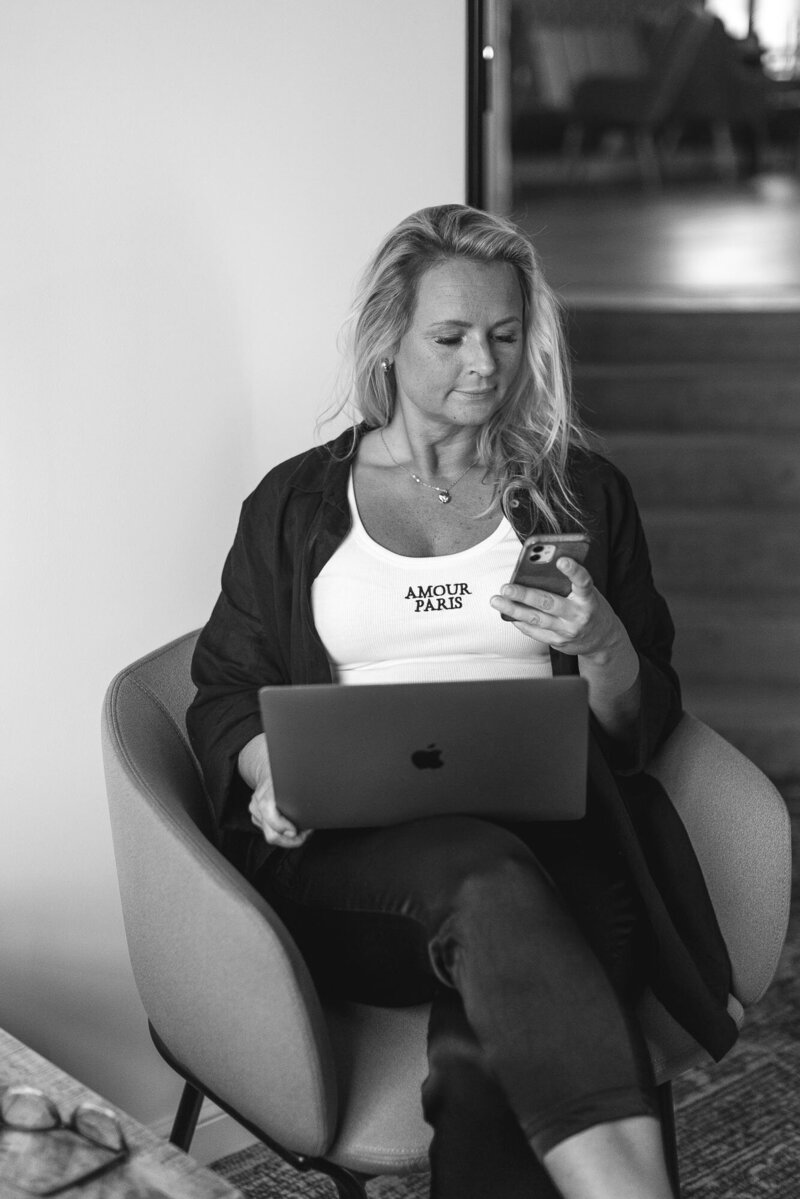 Brand & Website Designer and the founder of Sparkle Creative Studio