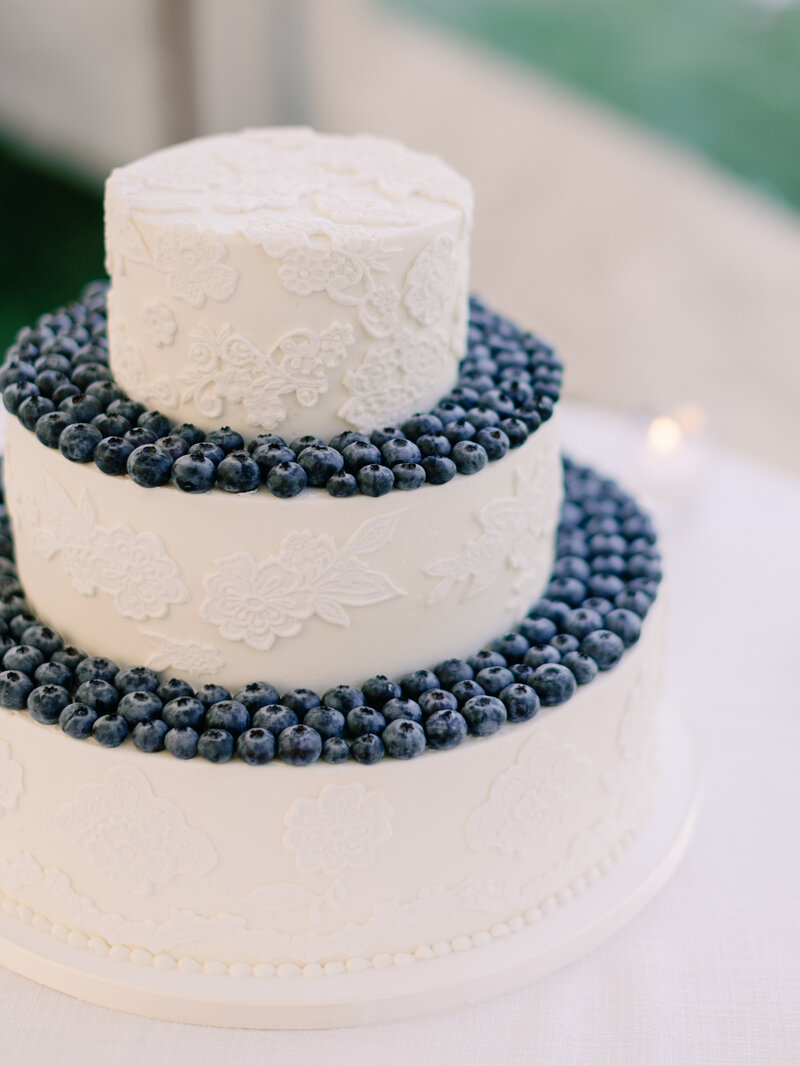 53 Whiteweddingcake
