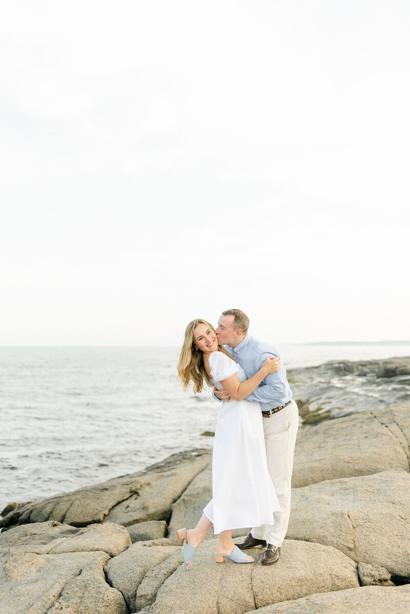 nubble-light-house-sands-beach-engagement-york-wedding-photographer-maine11