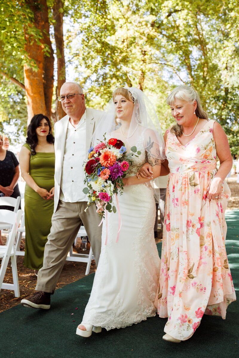 Luke & Madeline - Leavenworth, WA - Wedding Photography-36