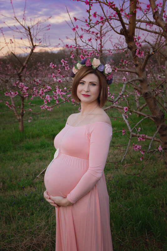 Outdoor maternity photo inspiration