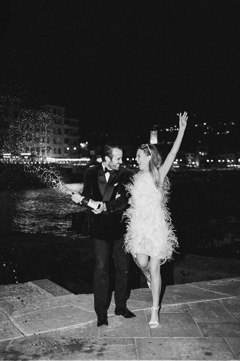 candid-sunset-wedding-photographer-provence-elegant-intimate