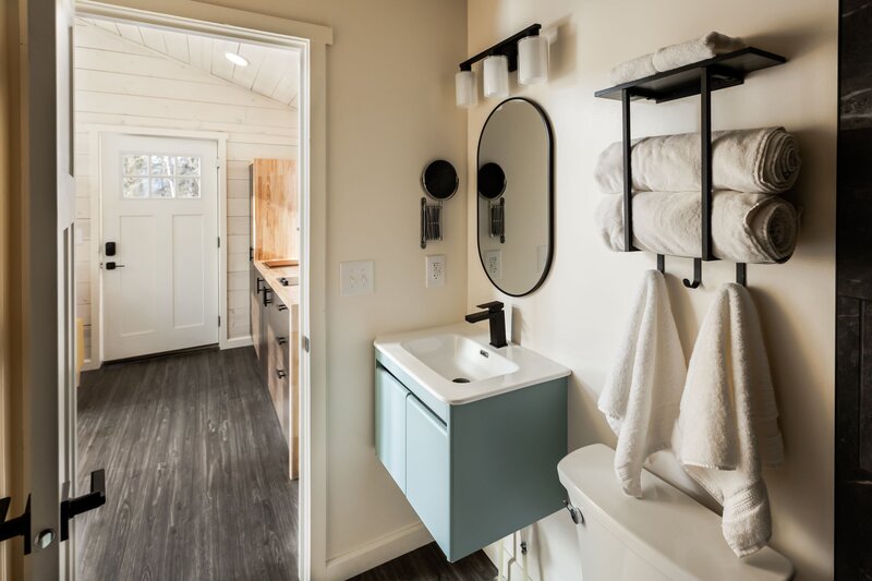 bashful_bathroom_horz
