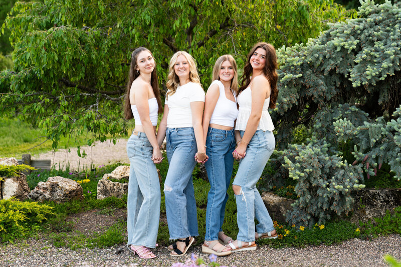 Spring senior picture outfits
