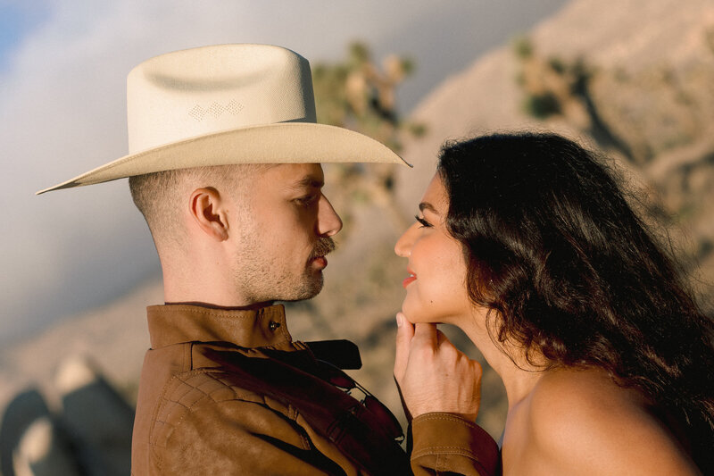 brefloresphotography-joshuatreeengagement-34