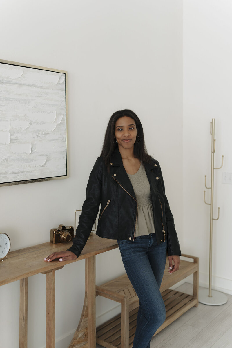 California, Oregon, and Florida therapist Chantia Sturman