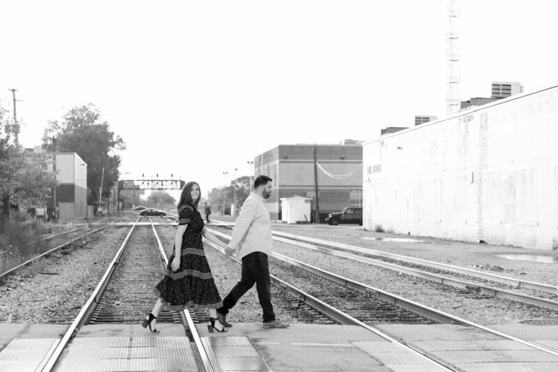 MollieTom-engmt-074bw