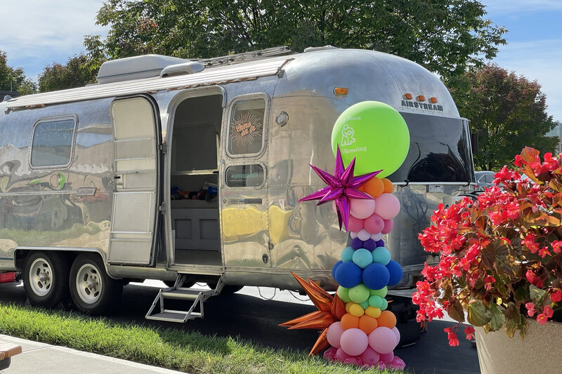BananaWhoBooth-AirstreamPhotobooth2