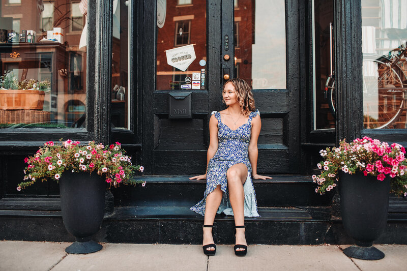 galena-illinois-senior-photographer-summer-store-fronts