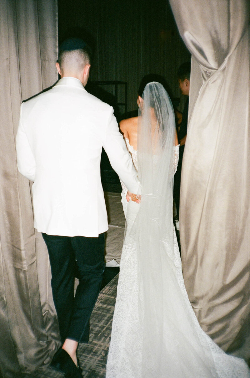 515-Four-Seasons-Toronto-Canada-Bailey-Cody-Wedding-39