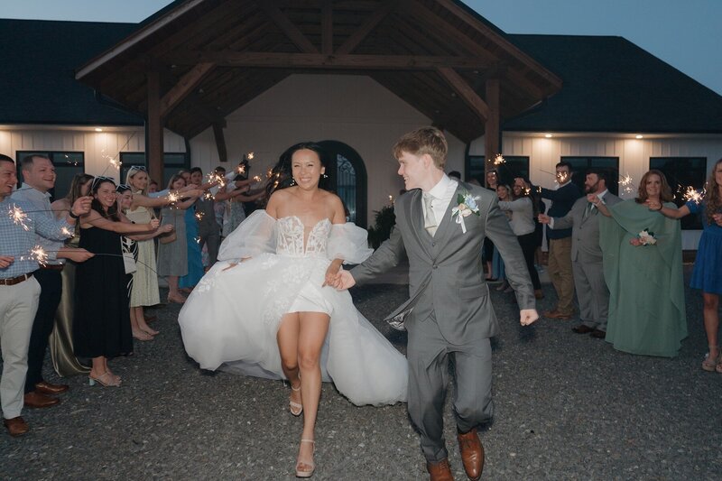 north-carolina-wedding-photographer-stephanie-small-weddings-00098