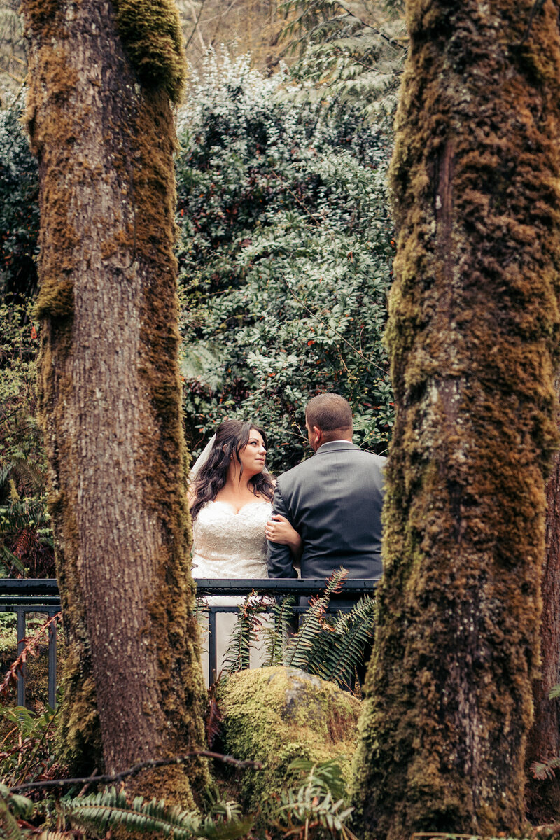 Lacey & Craig wedding at Multnomah Falls.