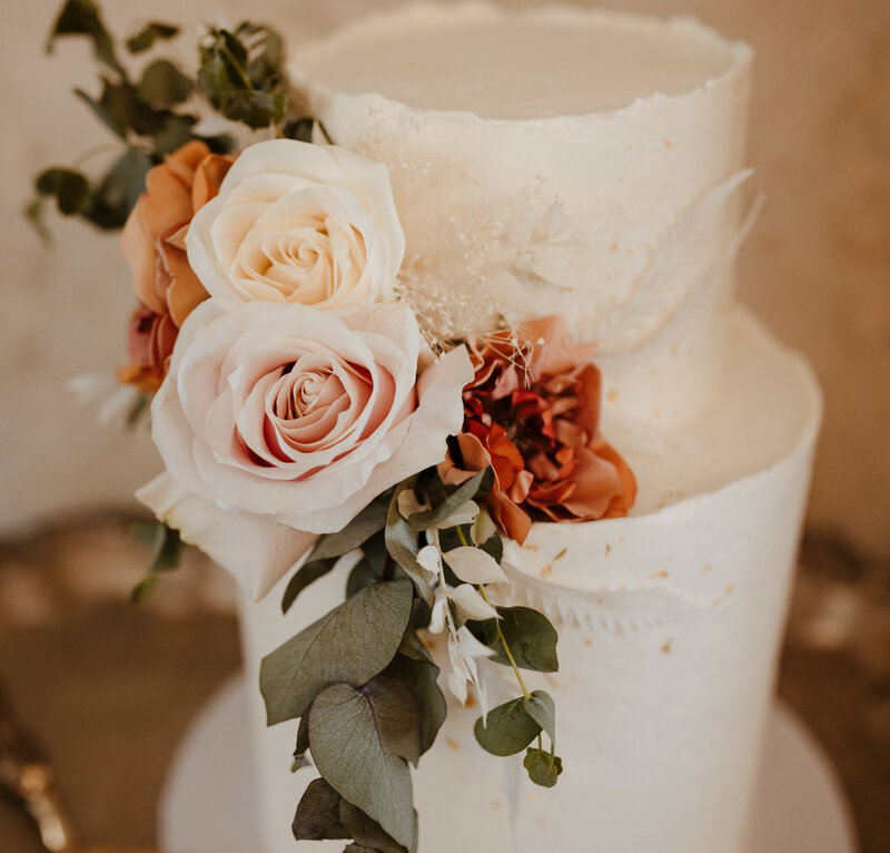 wedding cake at elopement in Grand Tetons National Park