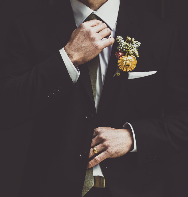 Modern bride, dress details, Ann Arbor MI - https://methodandmatte.com/