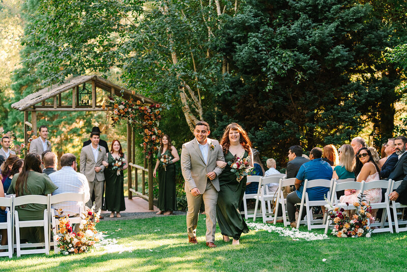 Jardin Del Sol outdoor wedding ceremony photos by Joanna Monger Snohomish wa