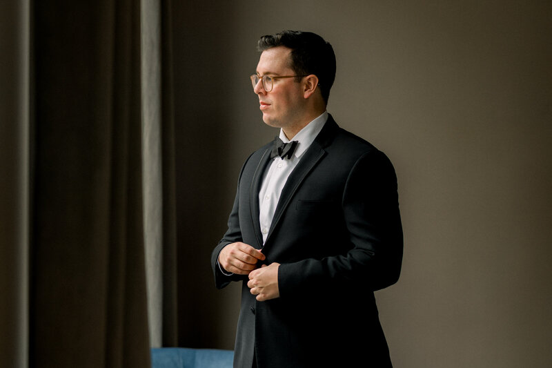 groom-getting-ready-georgian-hall-wedding