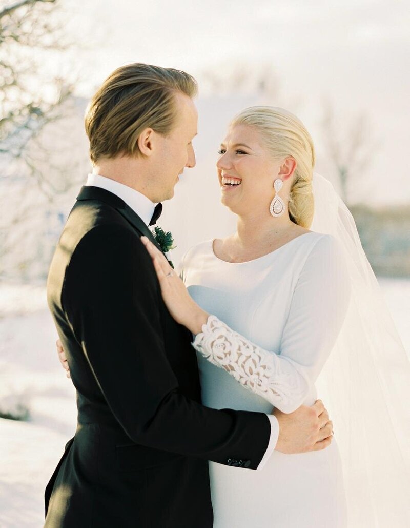 Bride-and-groom-winter-wedding-stockholm-2-Brides-Photography_023