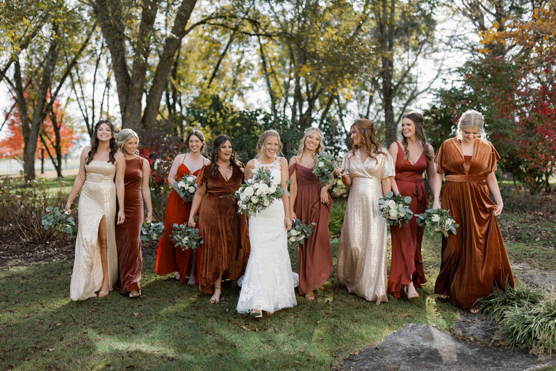 destination wedding photographer photo of a bridal party