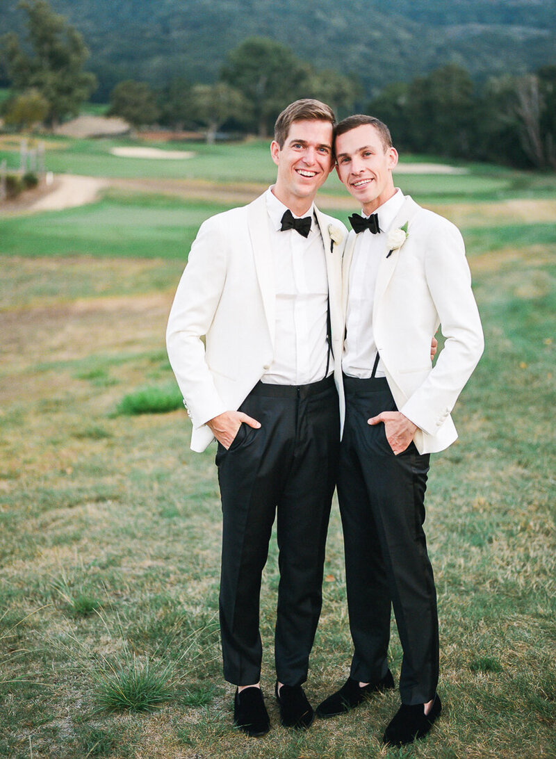 Carmel-Valley-Ranch-wedding-photographers-the-dejaureguis-erin-and-courtney-photographers-0073