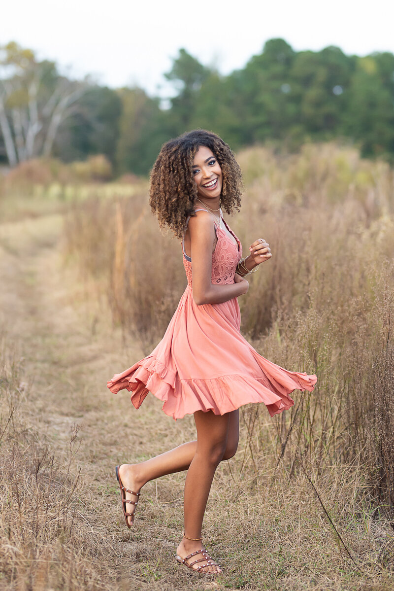 raleigh-wake-forest-north-carolina-senior-photographer-portrait-senior-pictures-fields-nature-kerri-o'brien-photography-Carissa-445