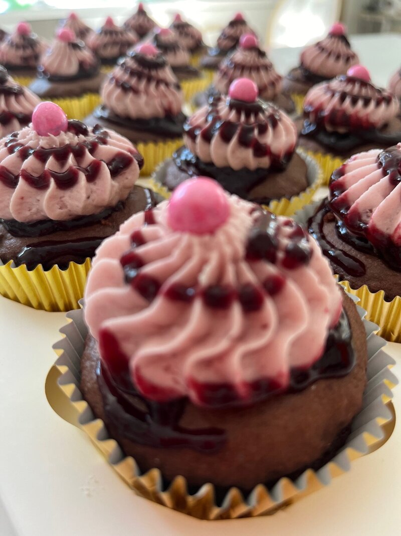 luxury chocolate caramel cupcakes