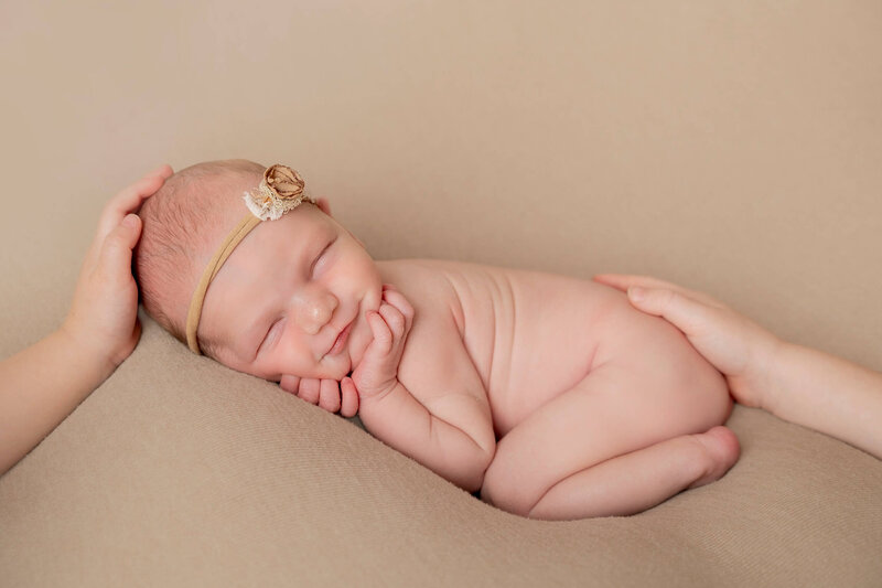 Newborn fotoshoot door award-winning newborn fotograaf Danielle Jentjens uit Veldhoven, Eindhoven, Noord-Brabant