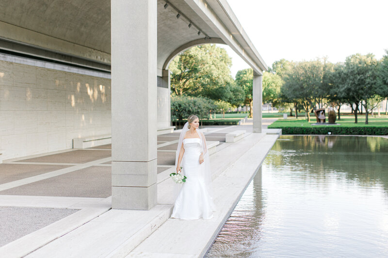 Gaby-Caskey-Photography-Kimbell-Art-Museum-Bridal-Session-Heather-Bridals-102
