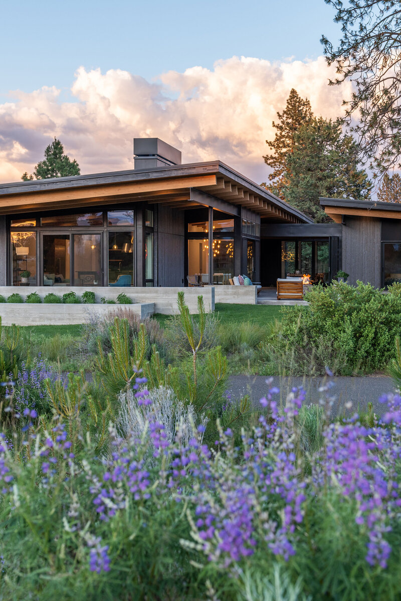 modern-mountain-house-wood-steel