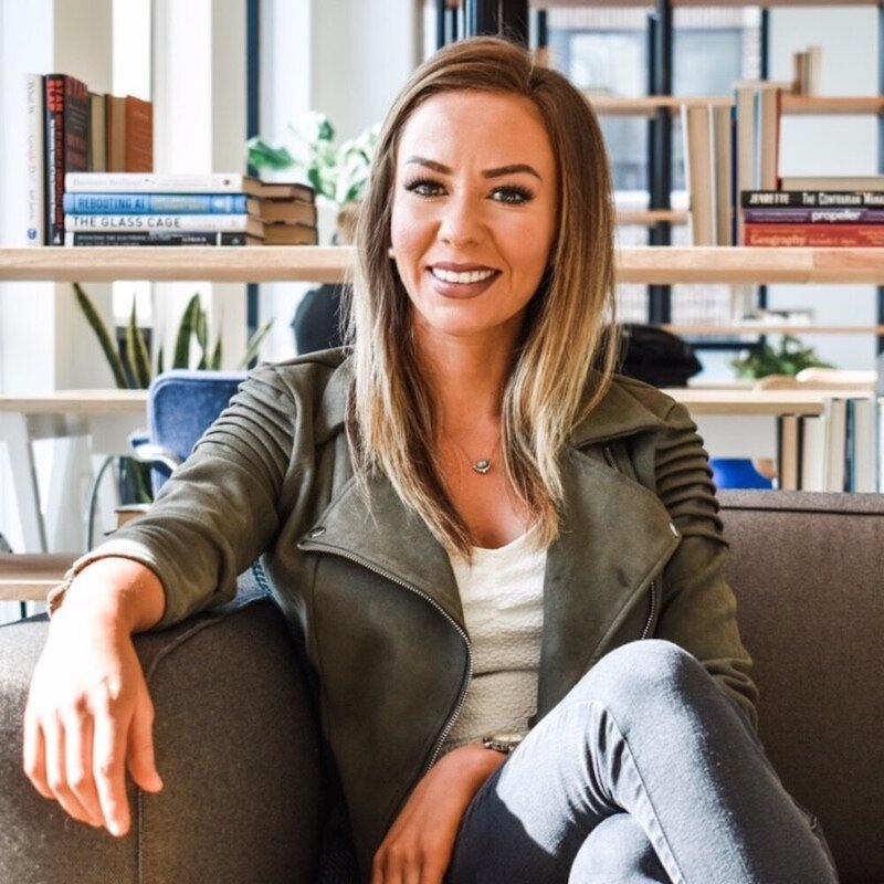 Cathy Davis Headshot