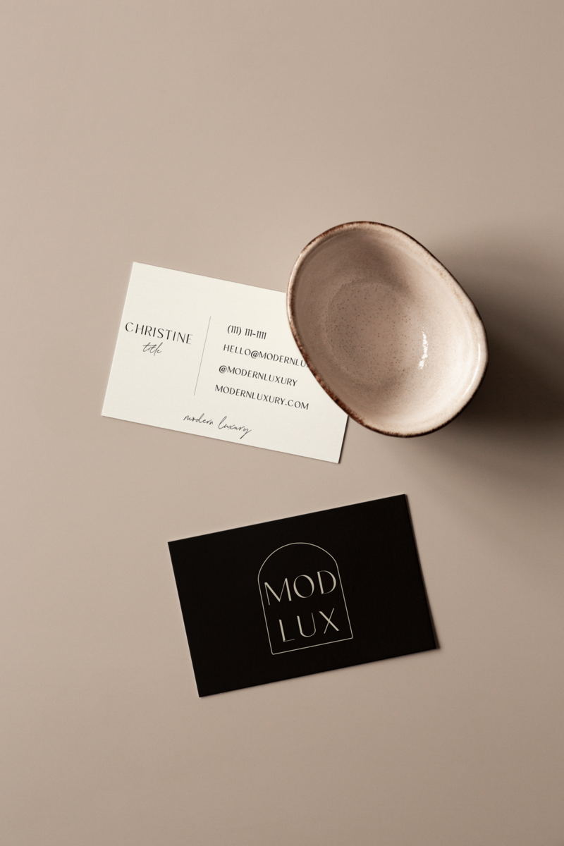 Modern Luxury Business Card Mockup 2-3