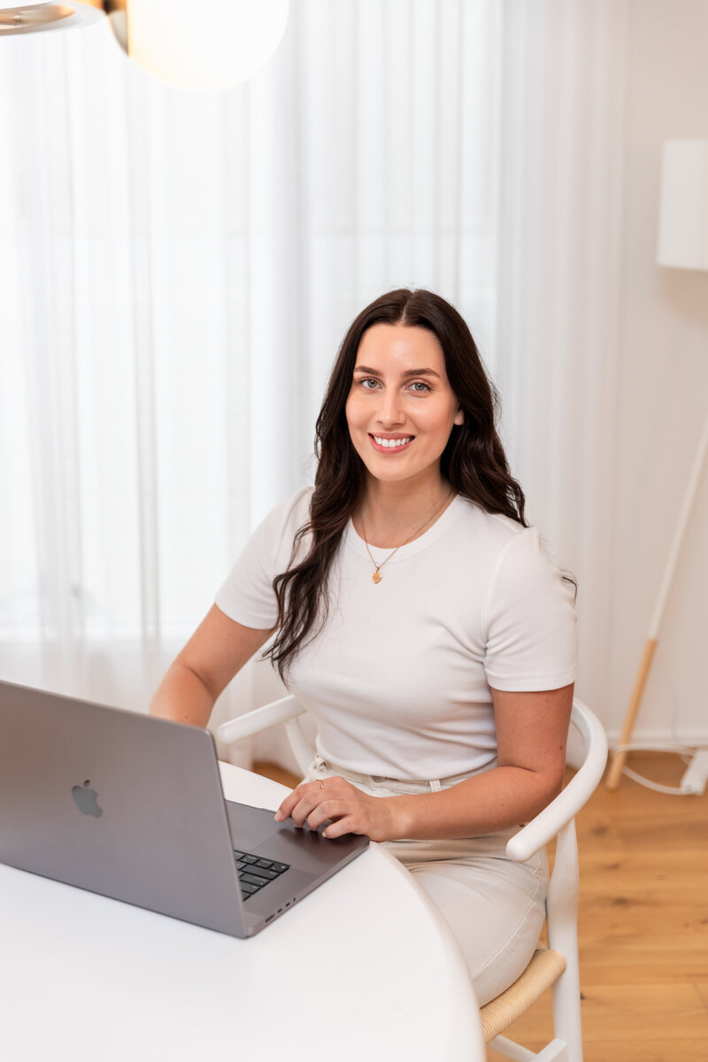 Megan Boswell CEDC eating disorder dietitian conducting professional consultation serving Australia-wide telehealth and Brisbane face-to-face sessions