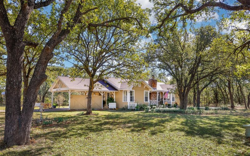 exterior of home for sale in collinsville texas