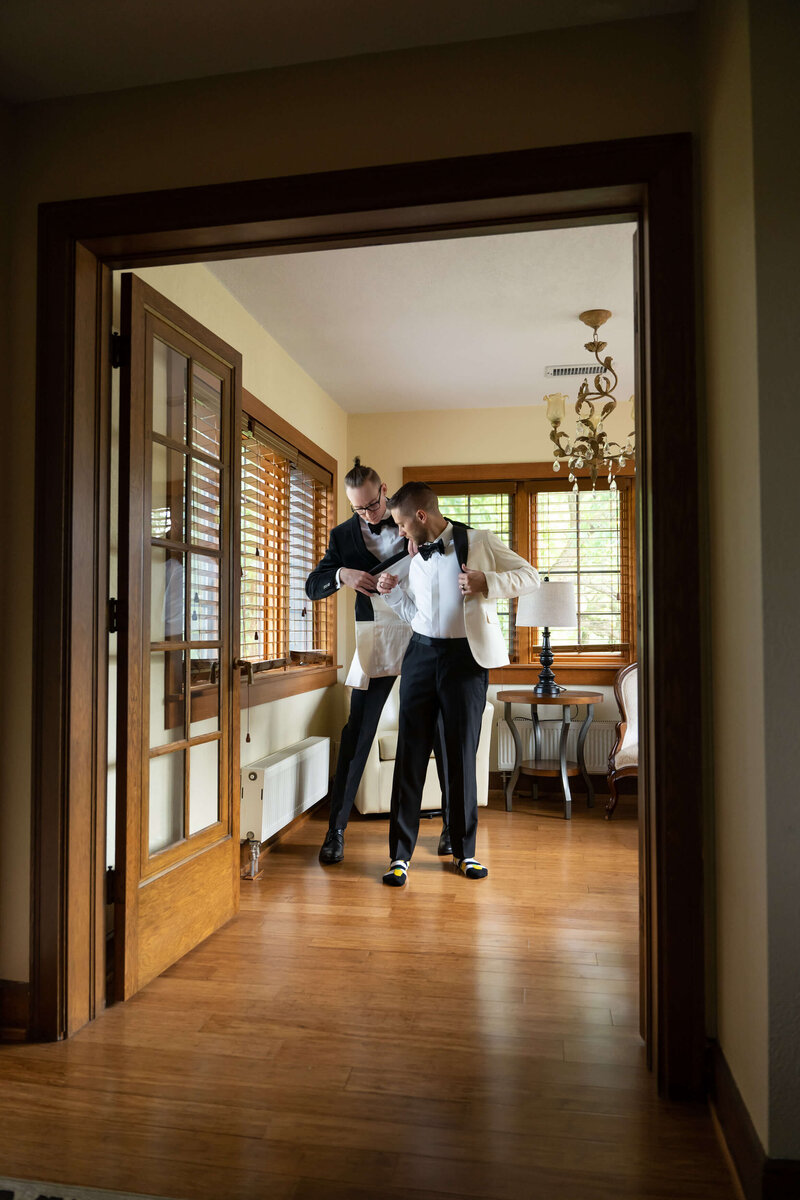 cottage-groom-1