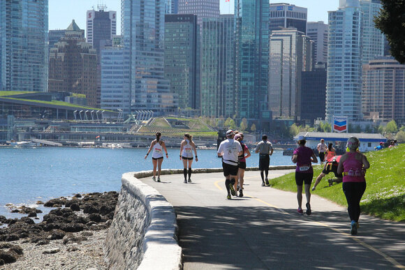 BMOVancouverMarathon.seawall2.PhotoCred-RonSombilon