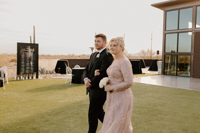 kelsey-kohl-wedding-preview-taylorraephotofilm-87