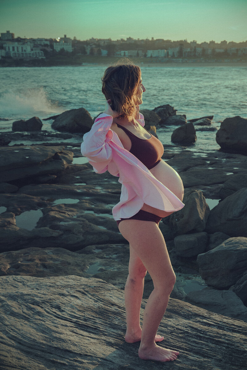 sydney maternity photographer's sunrise photo at Cooggee in pastel sunrise
