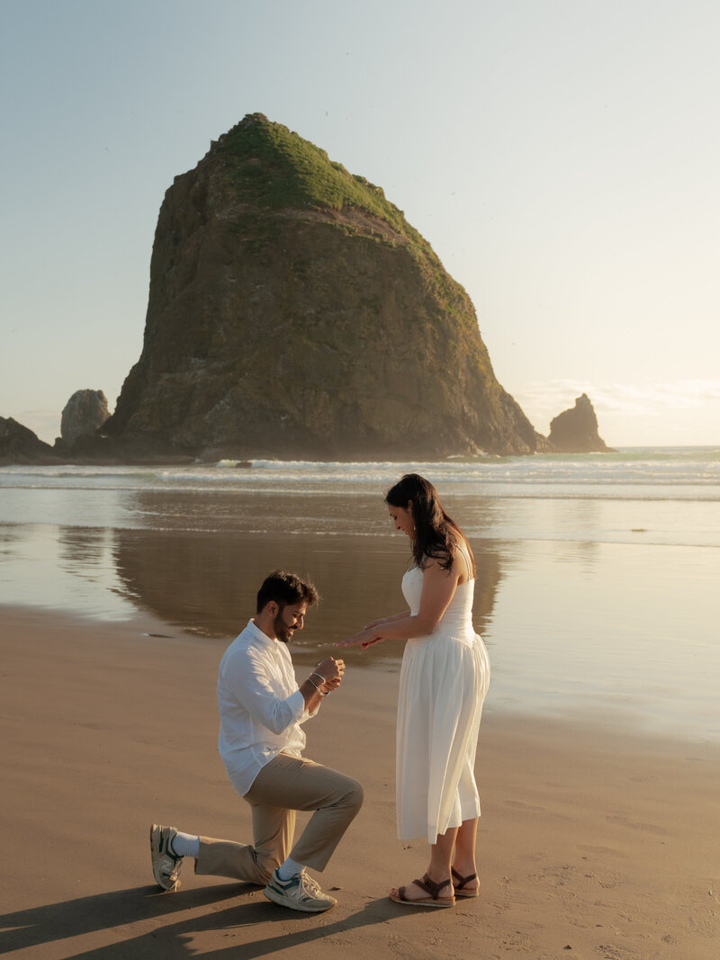 chintan-juhi-proposal-cannon-beach-oregon-14