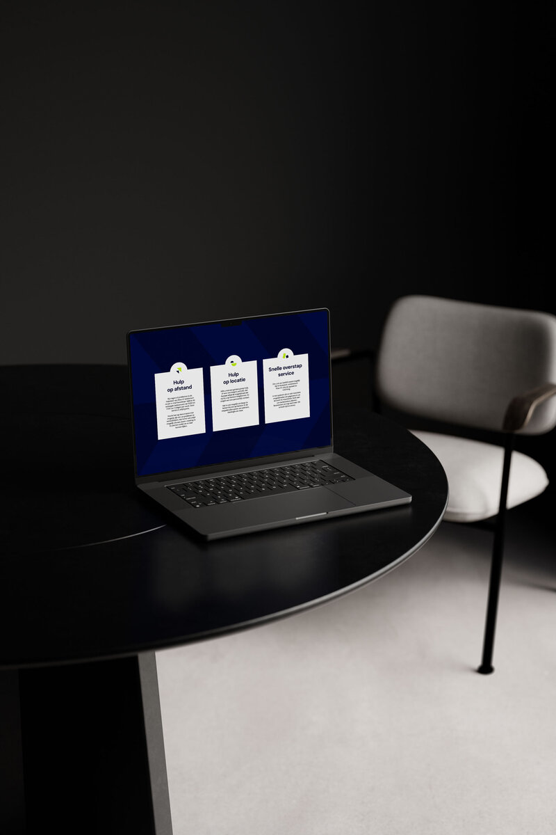 Website contactpagina ontwerp voor Gala Architecten op laptop