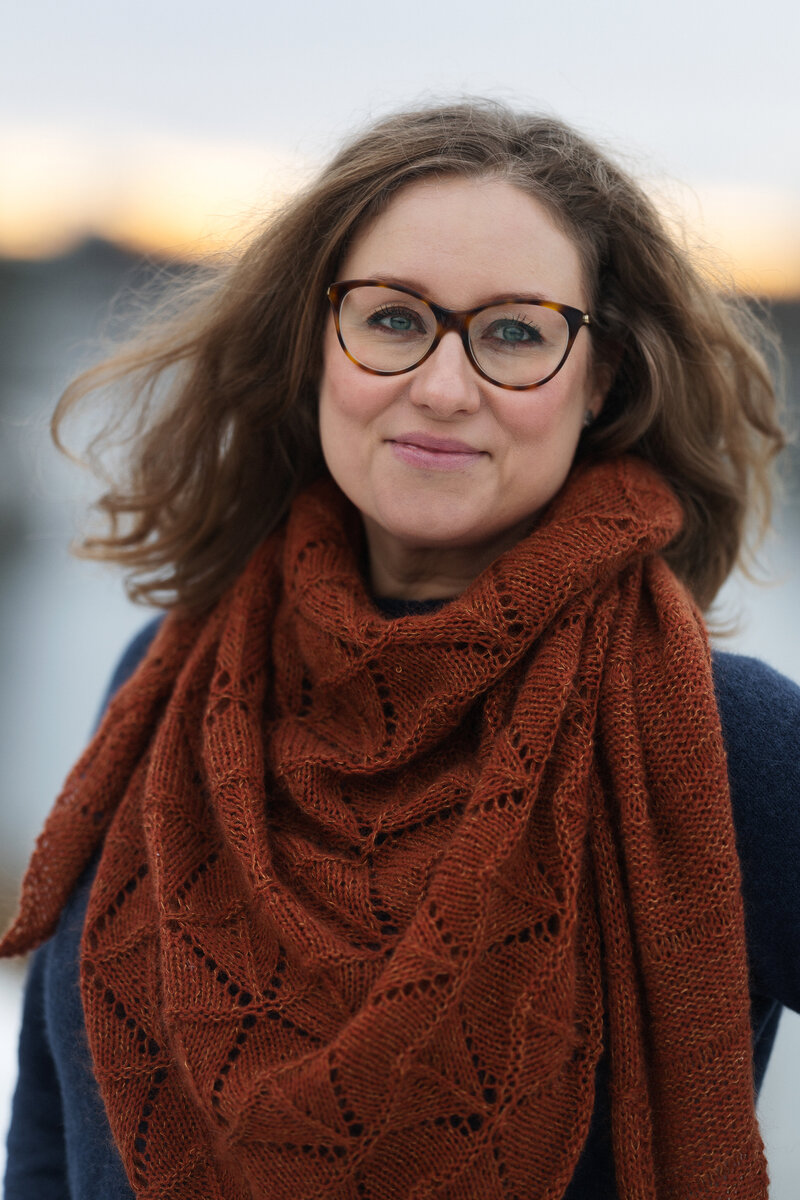 Fire Within – Triangle shawl knitting pattern