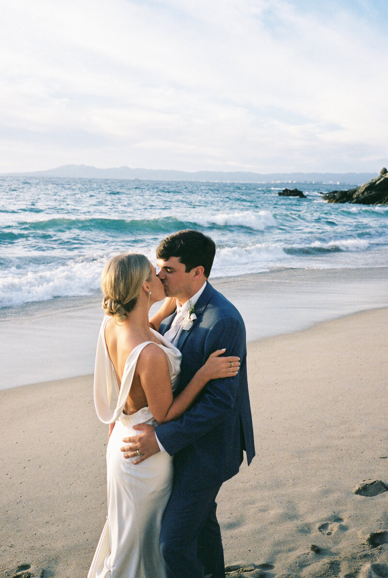 LaurenStephen_35mm_wedding_Nouvel_150